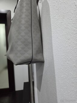Seda kabelka Armani - 7