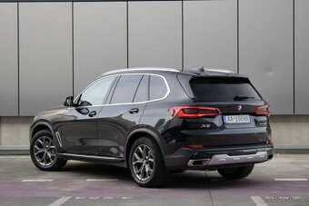 BMW X5 xDrive30d A/T, 195kW,A8 - 7