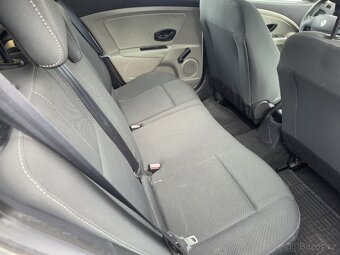Renault Mégane
1.6 i Parkovací senzory - 7