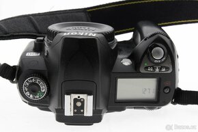 Zrcadlovka Nikon D70 + 28mm - 7