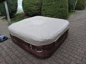Prodám vířivku BELATRIX SORENTO 140 - 7