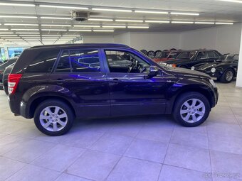 Suzuki Grand Vitara 3.2i 20 Jahre benzín 171kw - 7