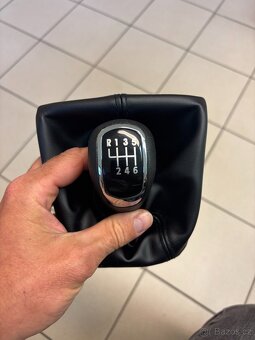 Prodám Řadící páku s manžetou Škoda Octavia II Facelift 2008 - 7