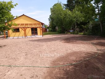 Moderní dřevostavba s velkým pozemkem a fotovoltaikou – přip - 7