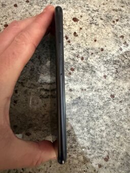 iPhone SE 2022 64GB midnight Super stav 89% - 7