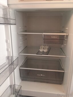 Prodám starší kombinovanou lednici s mrazákem. - 7
