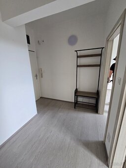 Nový 1+1 U Marka, čerstvě po rekonstrukc (u nádraží ČD, BUS) - 7