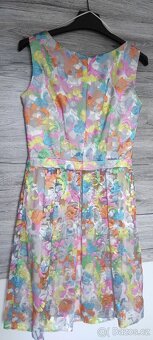 Elegantní květinové šaty – nové s visačkou (velikost 38) - 7