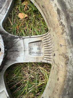 Prodám 205/60 R 16 - 7