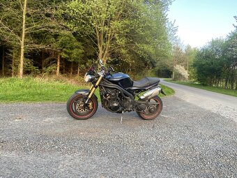 Triumph speed triple 1050 - 7
