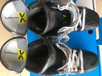 Brusle Bauer Vapor Hyperlite  vel 7,5 FIT 3 - 7