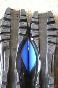 běžky 170 cm se šupinami boty EU 39 hole 150cm - 7