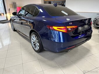 Alfa Romeo Giulia Q4 2.2D 132Kw 4x4, 2017, Originál servis - 7