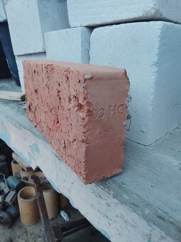 Cihly , hurdysky, komínovky - 7