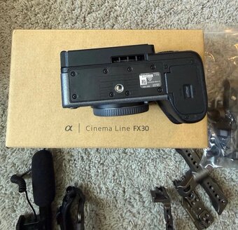 Sony FX30 (Cinema Line) + příslušentví - 7