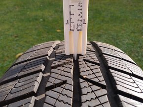 215/60 R17 100V Zimní pneu Barum - 7