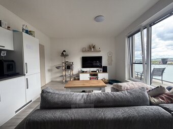 Pronájem bytu 3+kk 76 m², Včelná - 7