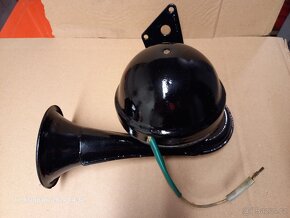 Prodám funkční trubkovou houkačku typ c28e 12v - 7
