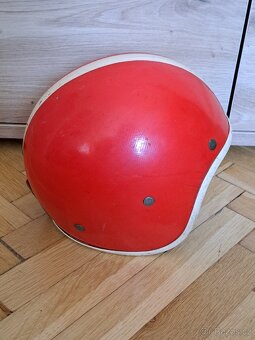 Přilba na veterána, retro přilba- KOVONA KARVINÁ - červená - 7