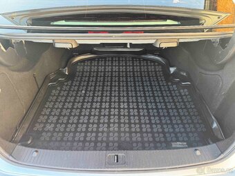 Mercedes - Benz, Třída E Limuzína - 7