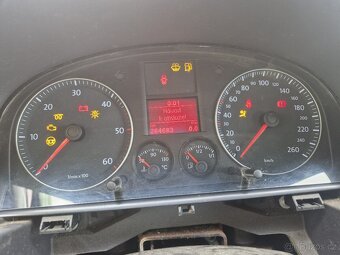 vw touran 1T1-1T2 fac, 5. dveře top stav, stěna s chladiči - 7