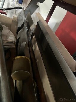 Ohraňovací lis Liptovské Strojárne HOL 80/25 - 7