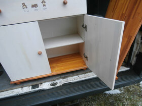 Dětský přebalovací stolek skříňka nábytková za 500 kč - 7