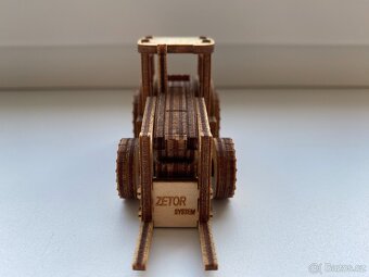 Nový dřevěný model Zetor Proxima - 7