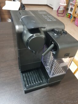 Nespresso DeLonghi kávovar 19bar - 7