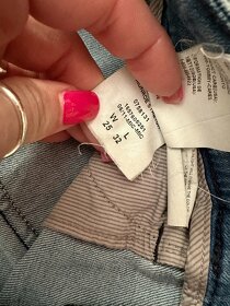 Nové dámské džínové kraťasy Tommy Hilfiger 25 - 7