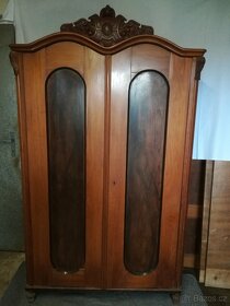 Starožitný nábytek - 7