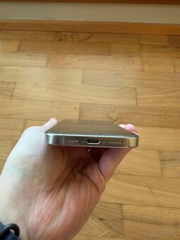 iPhone 16 Pro 128 GB přírodní titan - TOP stav - 7