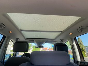VW Touran 2.0 TDi - 7