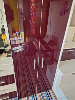 Patrová postel se skříni a stolem.. - 7