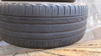 2ks letni pneu Bridgestone 225/45-17 okolo 4mm - 7