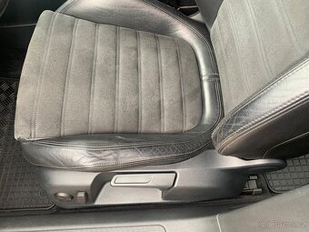 VW Passat 2,0tdi sedan - 7