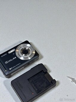 Digitální fotoaparát Casio Exilim EX-Z19 – pěkný stav - 7