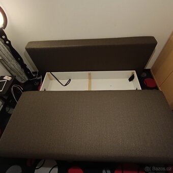 Hnědý rozkládací gauč - 7