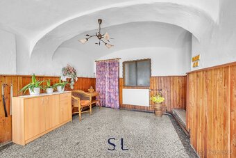 Prodej rodinného domu, 350 m2 - Velenice, ev.č. 01011 - 7