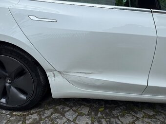 Tesla model 3 - 7