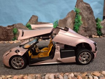 Prodám model 1:18 Pagani Huayra - 7