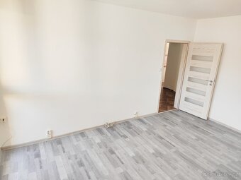 Prodám byt 2+1 s balkónem, 68m, Školní ul.,Stará Role - 7