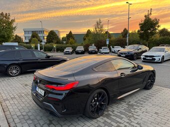 BMW M850i xDrive 390 kW / 510 koní Černá perl - 7