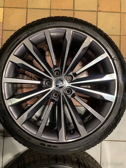 Alu kola Škoda R19 5X112 ZÁNOVNÍ ZIMNÍ PNEU 235/40 R19 - 7