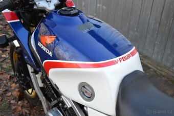Honda VF 750F – RC15 - 7
