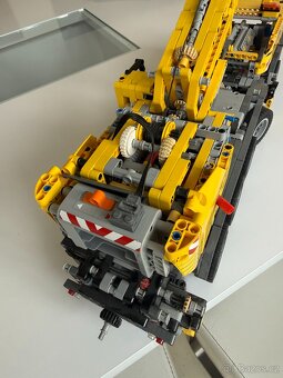 Lego Technic 42009 Mobilní jeřáb MK II model 2v1 - 7