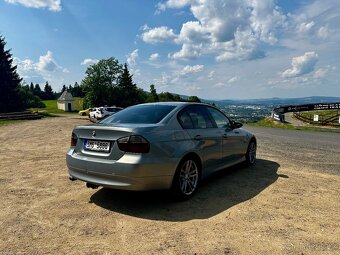 BMW E90 318d - 7