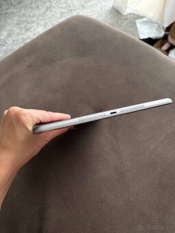 Apple iPad Air 4 (2020) – 64 GB – Wi-Fi + Cellular - 7