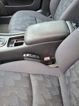 prodám Mercedes Benz W203 C 270CDI automat, tažné zařízení. - 7