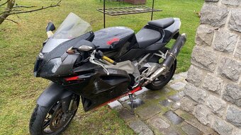 Aprilia RSV 1000 R - 7